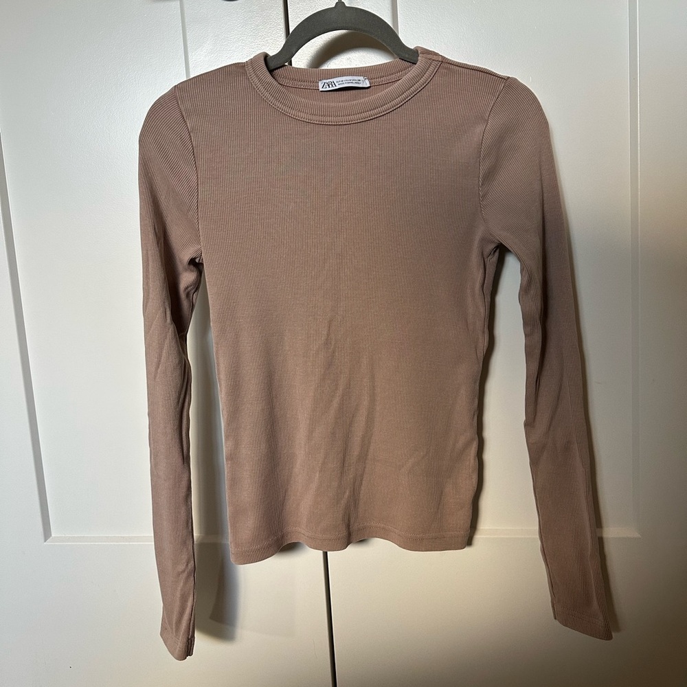 taupe ribbed long sleeved Zara top